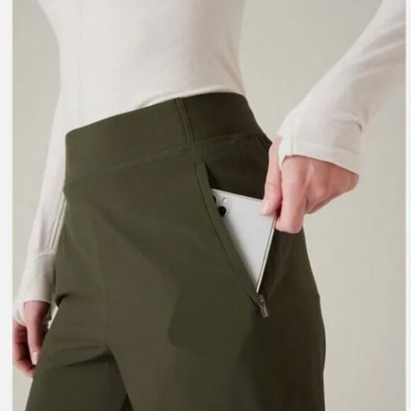 ATHLETA Brooklyn Heights Jogger in Aspen Olive, Size 4, NWT - Picture 7 of 8